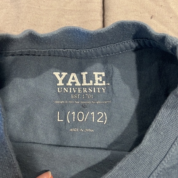 Yale girl’s cropped tee - Picture 2 of 3